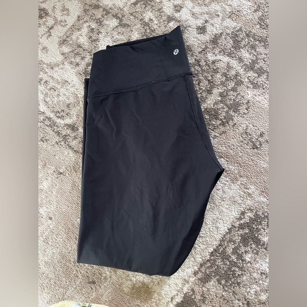 Women’s LULULEMON black leggings
